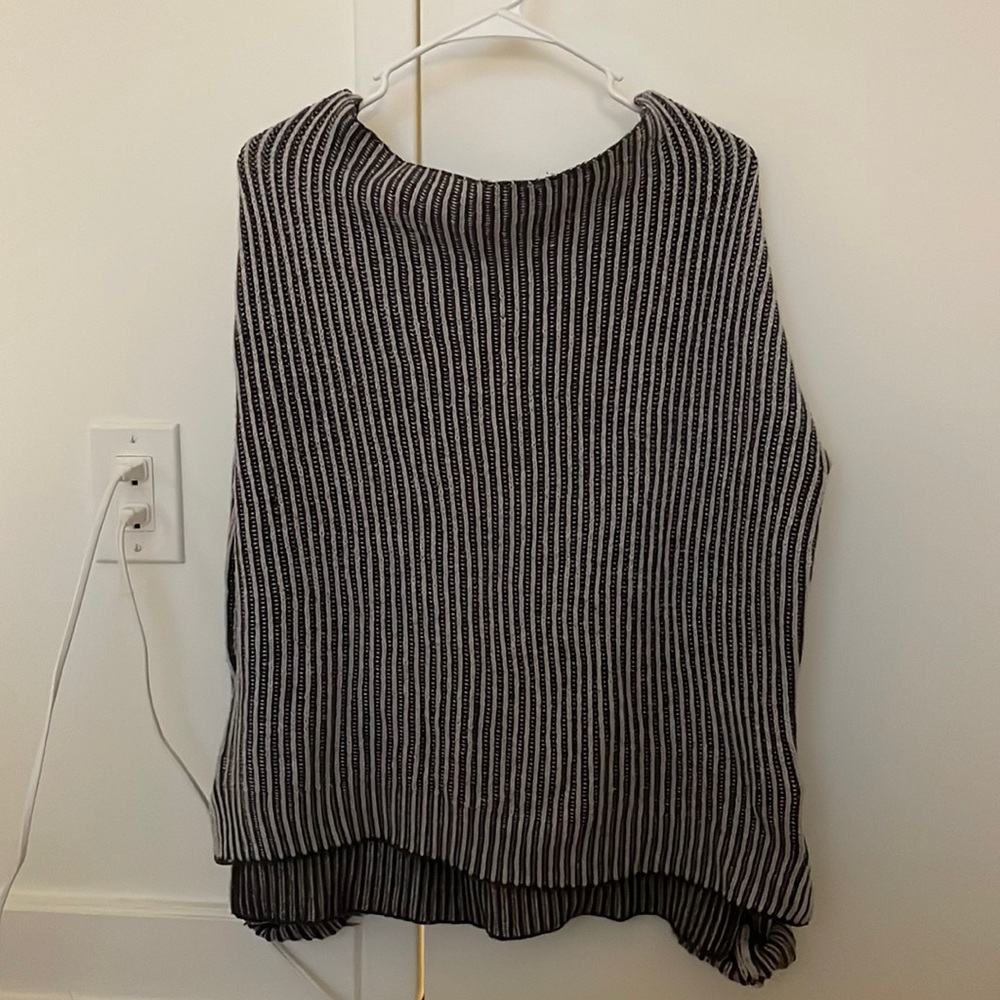 Scoopneck sweater